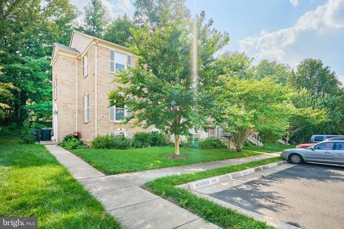 4235 Sleepy Lake Dr, FAIRFAX, VA, 22033-2842 | Card Image