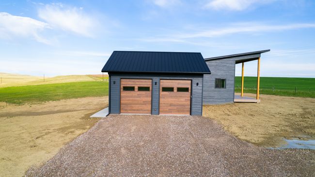 Garage with driveway | Image 17