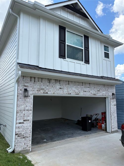 107 Capetown Way, Montgomery, TX, 77356-8842 | Card Image
