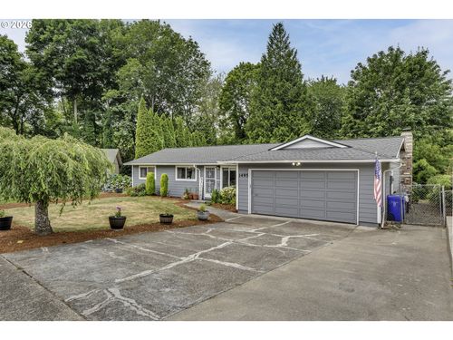 1495 Se Evelyn Ct, Gresham, OR, 97080-7822 | Card Image