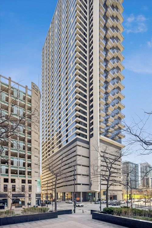 unit-2513-235 Van Buren St, Chicago, IL, 60607-3931 | Card Image