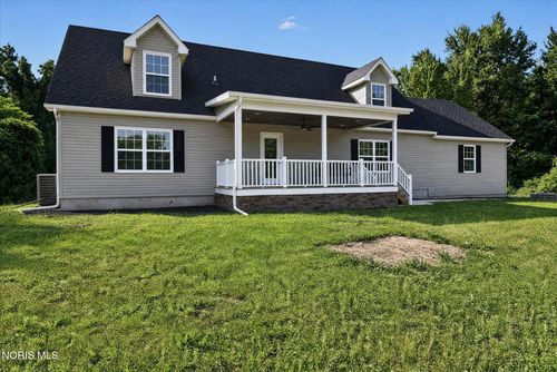 9485 Old State Line Rd, Holland, OH, 43528-9199 | Card Image