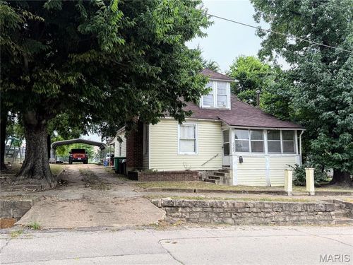 122 Watts St, Park Hills, MO, 63601-1878 | Card Image