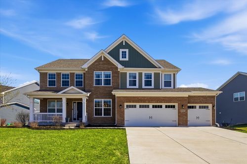 21127 Coventry Cir, Shorewood, IL, 60404-2507 | Card Image