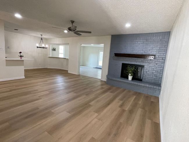 512 Andenwood Ct, House other with 3 bedrooms, 2 bathrooms and null parking in Everman TX | Image 4