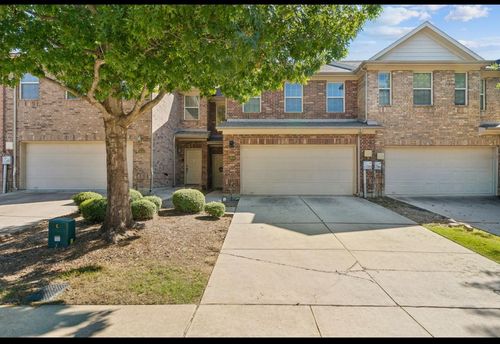 2653 Jacobson Dr, Lewisville, TX, 75067-8201 | Card Image