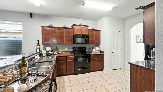 6738 Luckey Tree, House other with 4 bedrooms, 3 bathrooms and null parking in San Antonio TX | Image 11