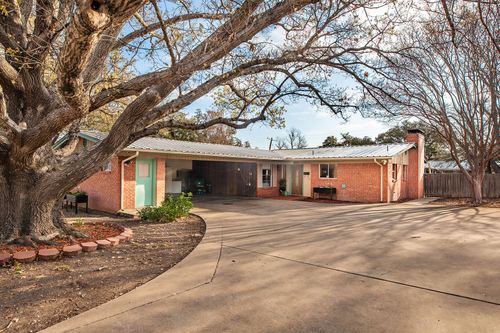 2005 S China St, Brady, TX, 76825-7311 | Card Image