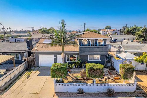 1016 Delaware St, Imperial Beach, CA, 91932-2714 | Card Image