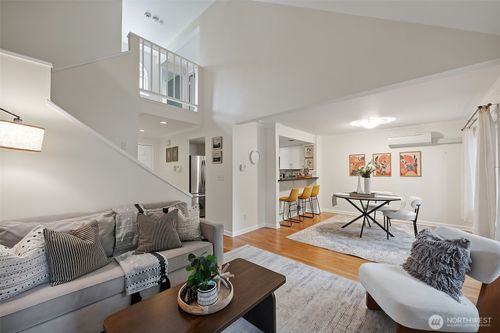 2-10123 Ne 135th Ln, Kirkland, WA, 98034-2002 | Card Image