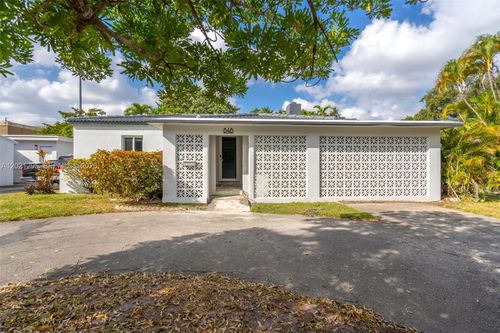 648 South Dr, Miami Springs, FL, 33166-5950 | Card Image