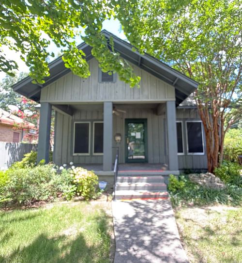 1108 N Izard St, Forrest City, AR, 72335-2106 | Card Image