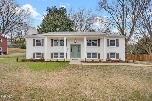 404 Oakmont Dr, Kingsport, TN, 37663-2937 | Card Image