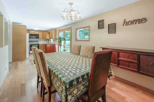 kitchen/dining | Image 10