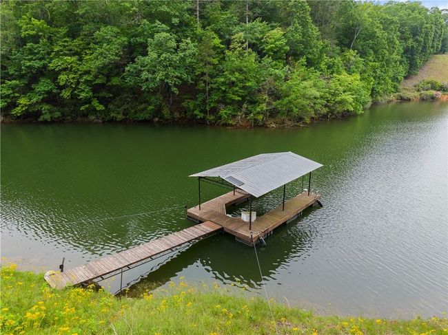 2109 Pine Tree Cir, House other with 2 bedrooms, 3 bathrooms and 4 parking in Gainesville GA | Image 4