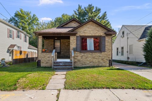 2218 10th St, East Moline, IL, 61244-2515 | Card Image