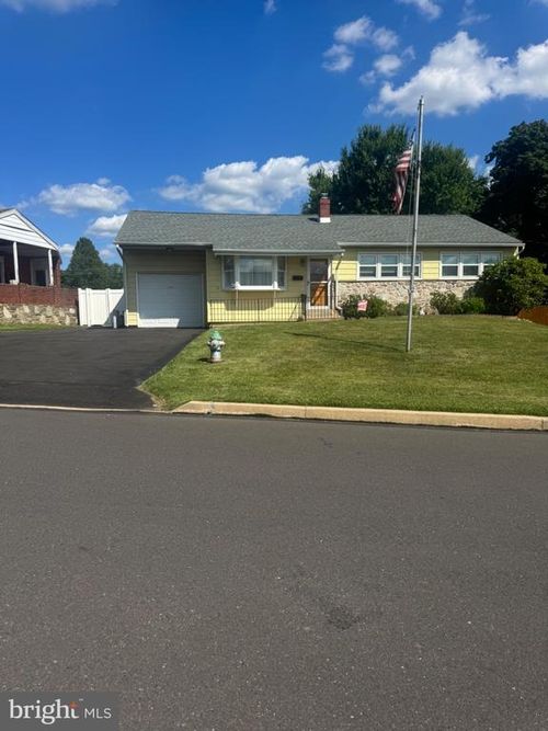 1243 Hiview Dr, SOUTHAMPTON, PA, 18966-3509 | Card Image
