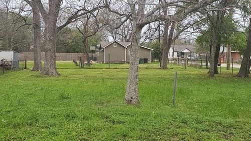 3219 Des Chaumes St, Houston, TX, 77026-5607 | Card Image