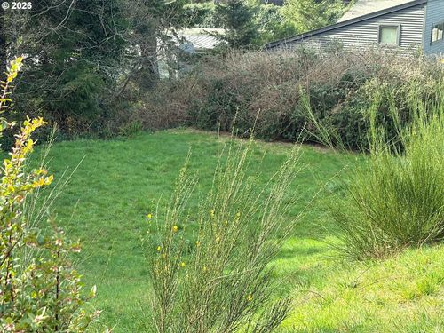 320 Hill Ct, Yachats, OR, 97498-9706 | Card Image