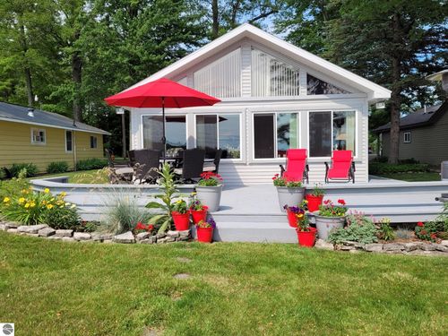 5047 Kokosing Rd, Hale, MI, 48739-8977 | Card Image