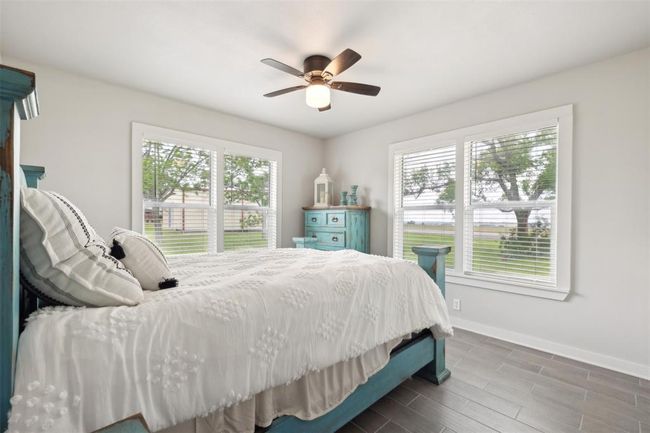 5530 Us Highway 90 A W, House other with 4 bedrooms, 2 bathrooms and 2 parking in Shiner TX | Image 21