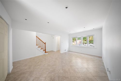 32 Parsons Blvd, Flushing, NY, 11354-3154 | Card Image