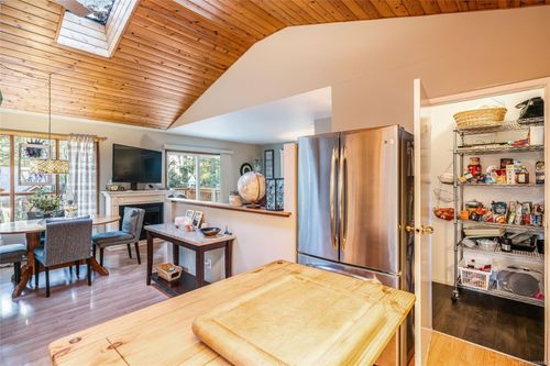 1831 Oyster Way, Gabriola Island, BC, V0R1X6 | Card Image