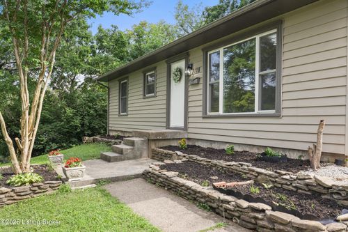 3128 Lynnwood Way, Louisville, KY, 40299-3104 | Card Image