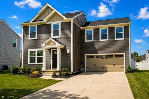 472 Roberta Drive, Painesville Twp, OH, 44077 | Card Image