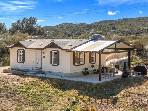 18525 Keyes Dr, Banning, CA, 92220-9710 | Card Image