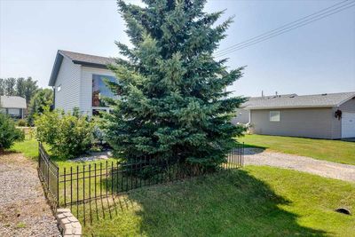 429 6 Ave, House detached with 3 bedrooms, 2 bathrooms and 3 parking in Elnora AB | Image 2