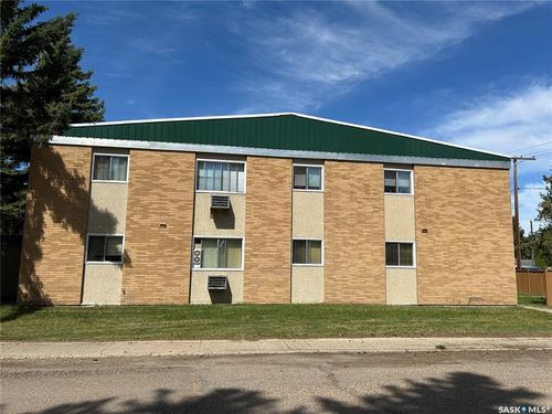 15 4th Ave, Maple Creek, SK, S0N1N0 | Card Image
