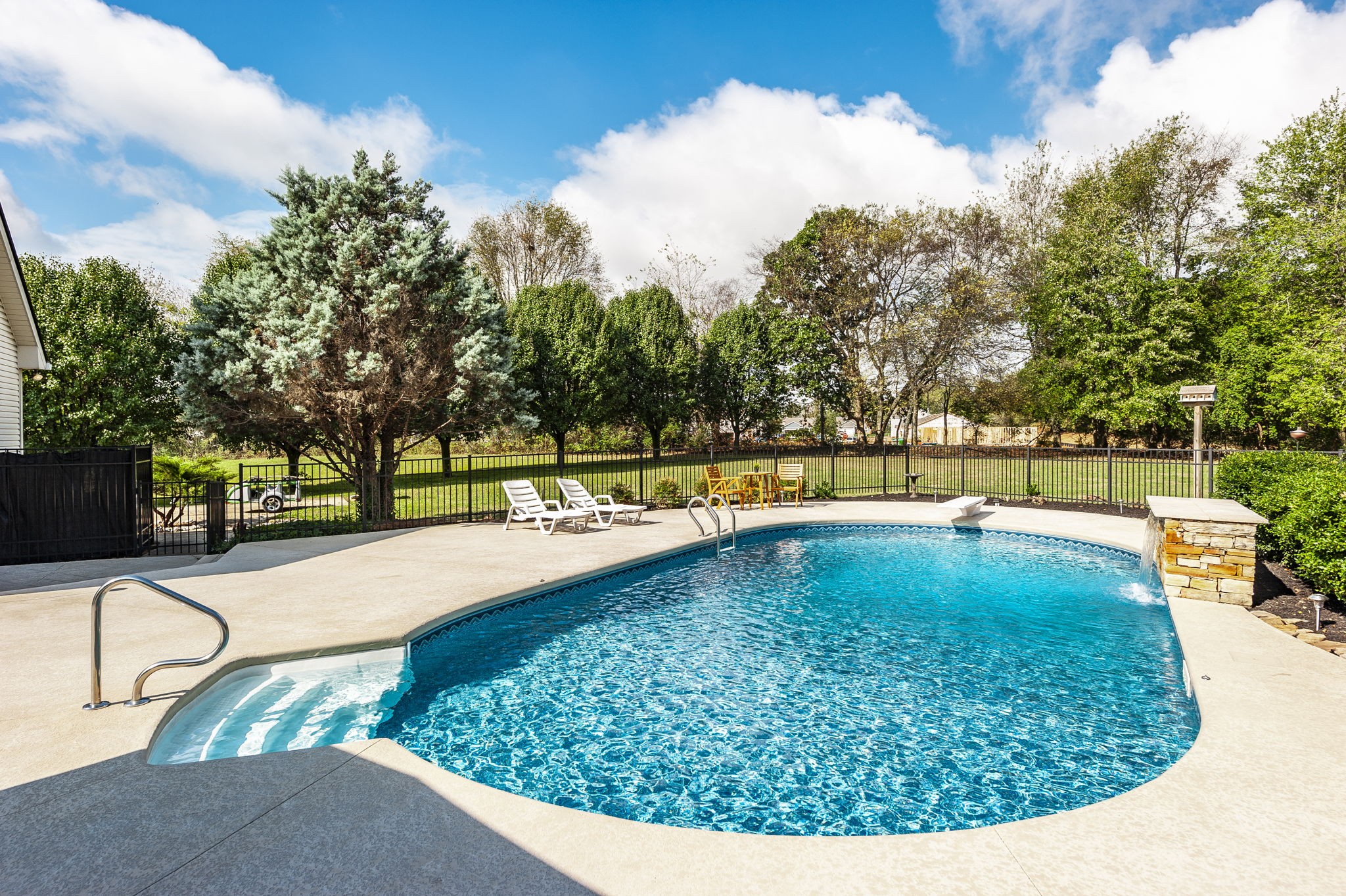 Cherry Ln, White House, TN 37188