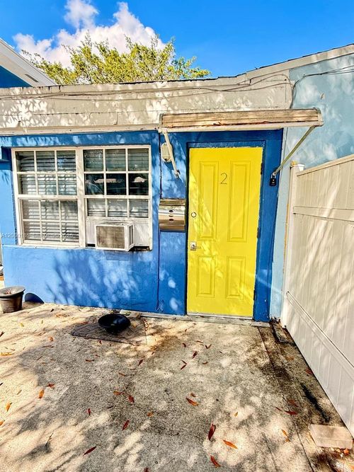 2-1151 Ne 18th St, Fort Lauderdale, FL, 33305-3813 | Card Image