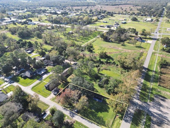 1303 Mac Dr, House other with 4 bedrooms, 2 bathrooms and 2 parking in Sweeny TX | Image 38