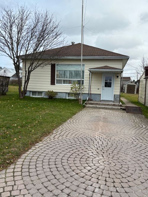 {{alt}} | Card Image