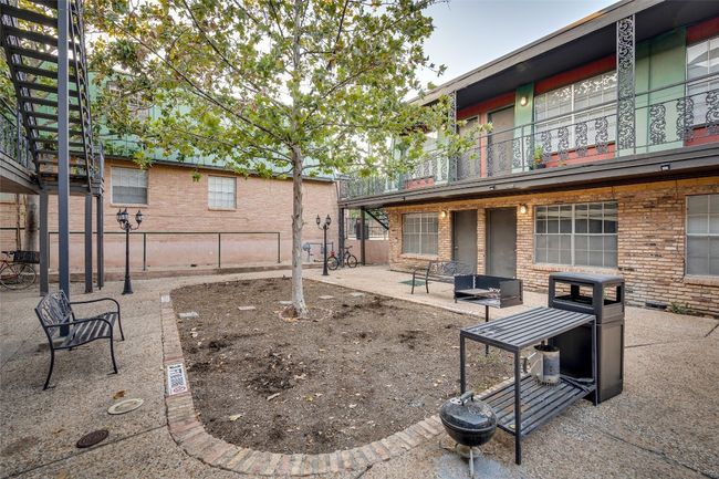 APT-102 - 311 E 31 St St, Condo with 2 bedrooms, 2 bathrooms and 1 parking in Austin TX | Image 26