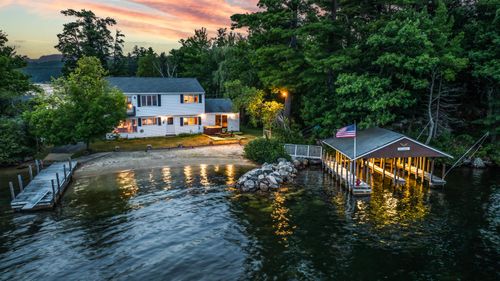 208 Forest Rd, Wolfeboro, NH, 03894-4013 | Card Image