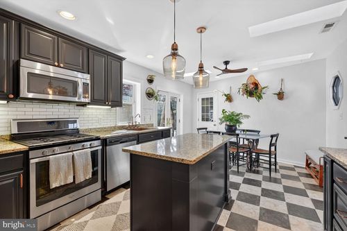 2201 Harvard Dr, ALEXANDRIA, VA, 22307-1315 | Card Image