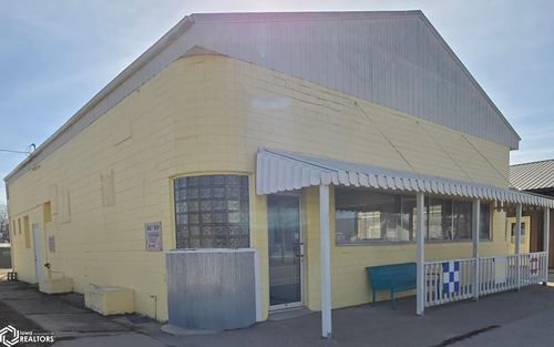 124 S Front St, Humeston, IA, 50123-7755 | Card Image