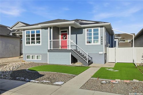4202 Green Olive Way E, Regina, SK, S4V1P8 | Card Image