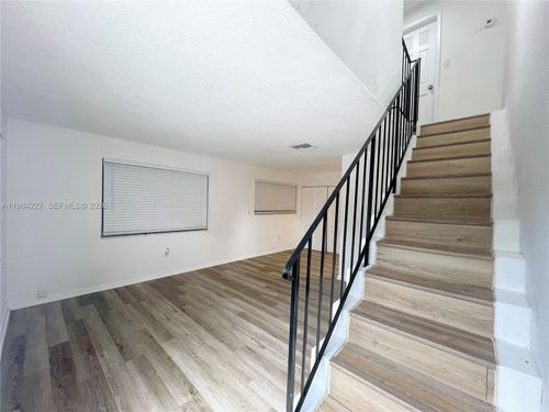 apt-2-65 Ne 59th St, Miami, FL, 33137-2047 | Card Image