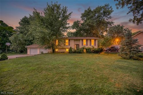 321 Perry Rd, Tallmadge, OH, 44278-3201 | Card Image