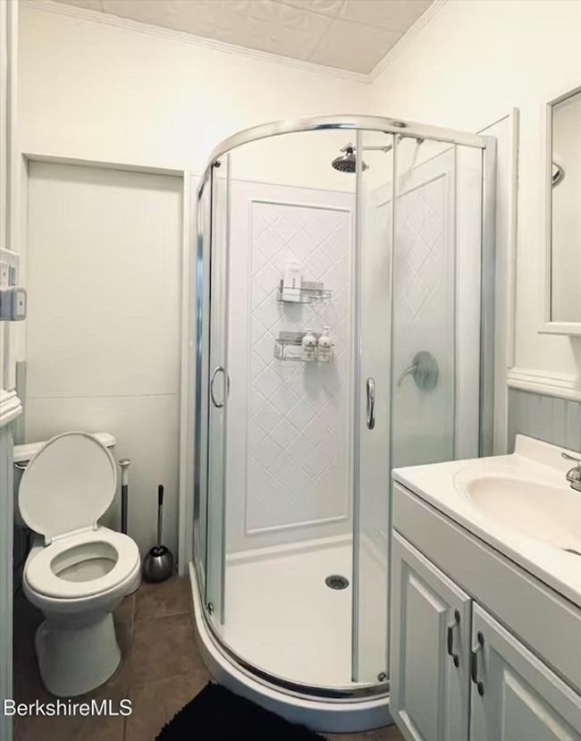 47 Commercial St, Home with 6 bedrooms, 5 bathrooms and 6 parking in Adams MA | Image 8