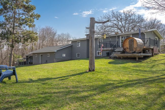 Massive yard for all the outdoor play | Image 4
