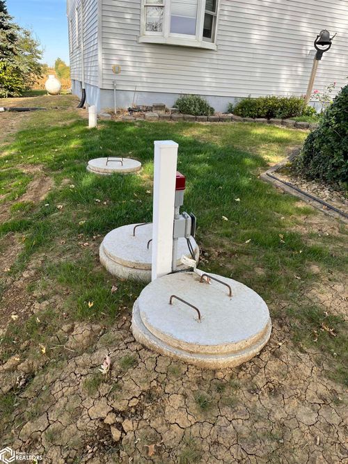 2649 182nd St, Marshalltown, IA, 50158-8932 | Card Image