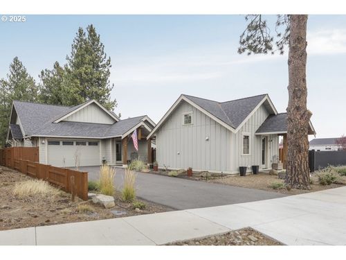 110 W Heising Dr, Sisters, OR, 97759-2715 | Card Image