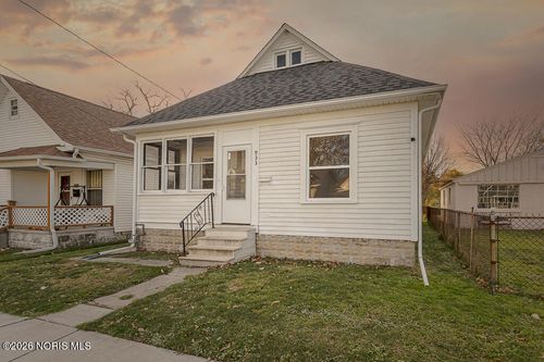 933 Waverly Ave, Toledo, OH, 43607-3735 | Card Image