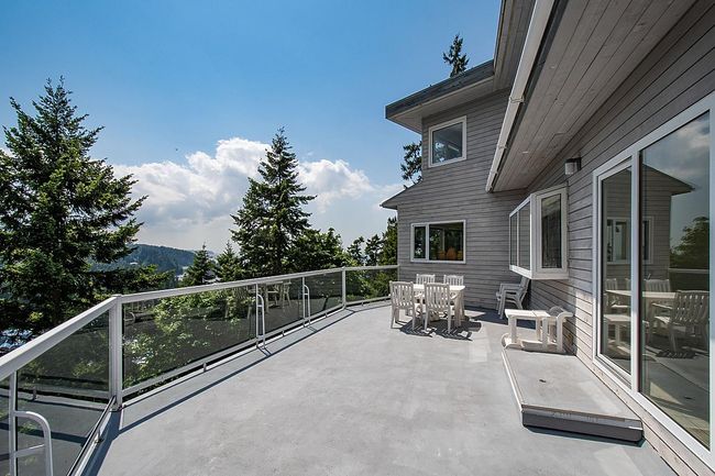 5860 Falcon Road, House other with 5 bedrooms, 3 bathrooms and 2 parking in West Vancouver BC | Image 23