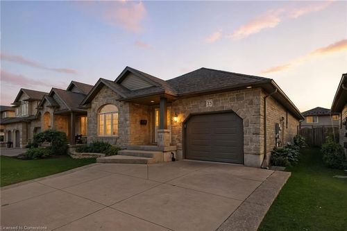 23 Oakcliffe St, Elmira, ON, N3B3P4 | Card Image